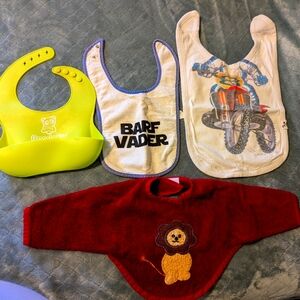 Set of 4 baby feeding bib